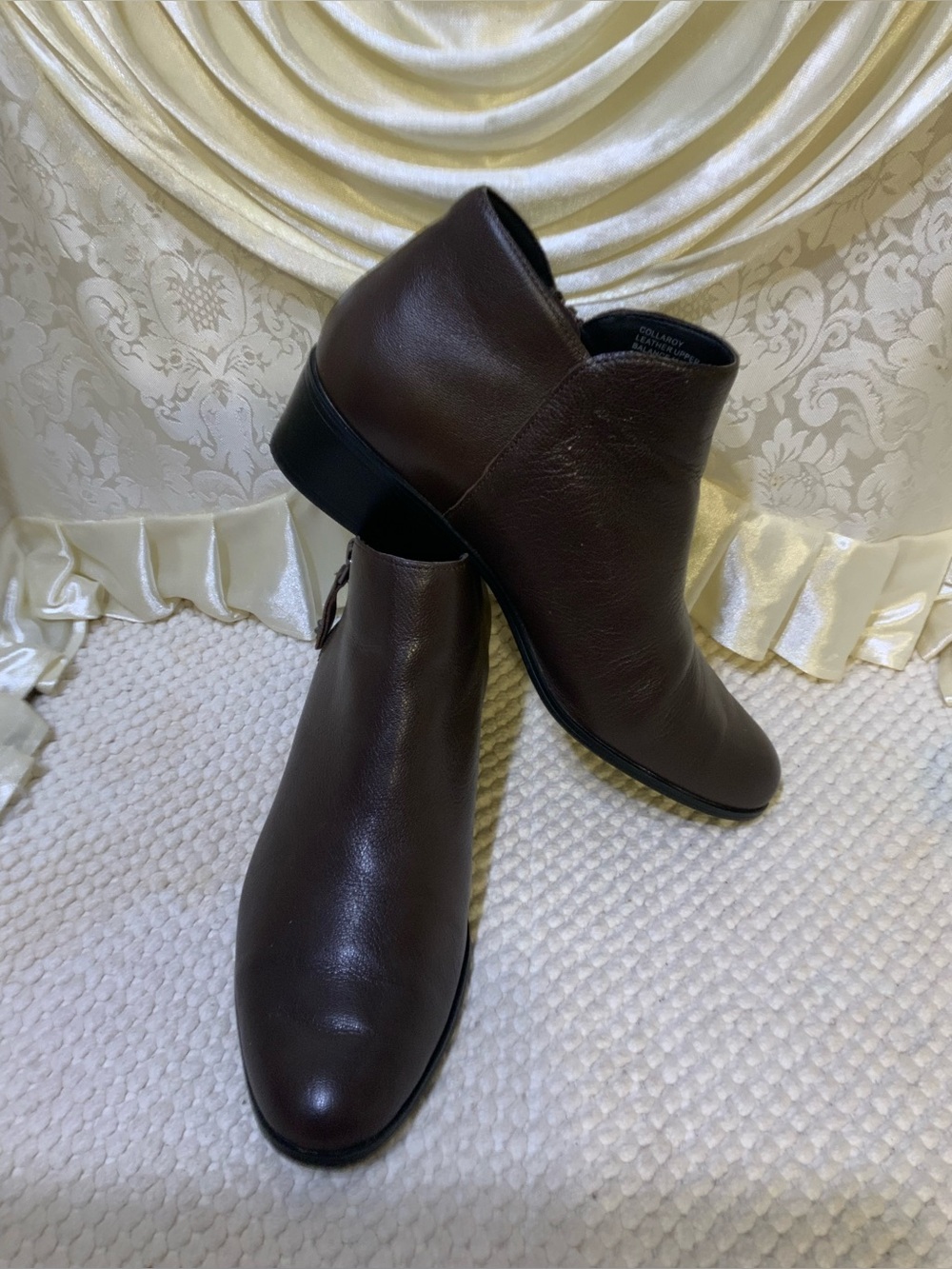 AEROSOLES - Picture 2 of 9